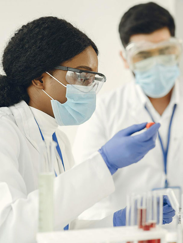 Homes i dones de ciència